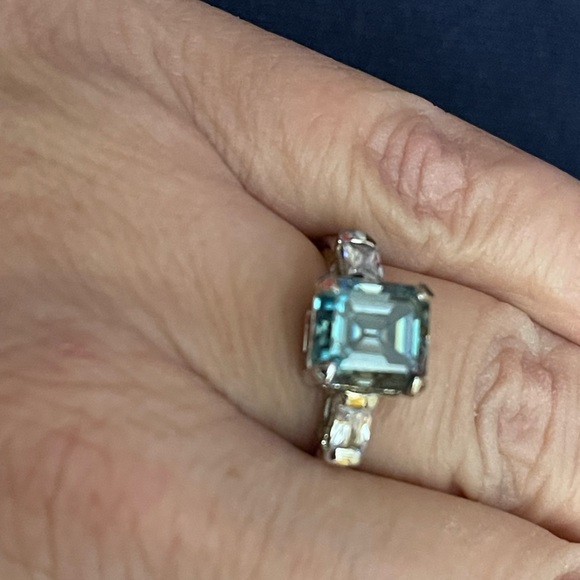 Asher Cut Blue- Green Moissiante - Picture 3 of 6